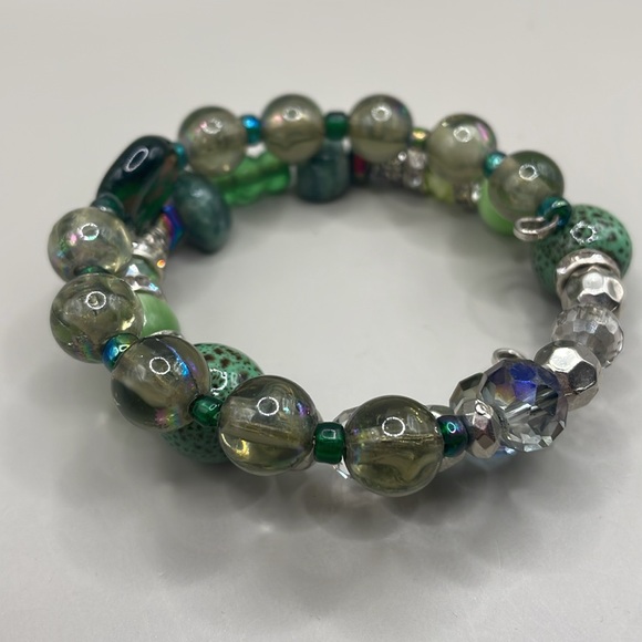 Vintage Silver Tone Green Beaded Bangle Cuff Statement Bracelet - Picture 3 of 3